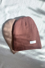 Load image into Gallery viewer, Ribbed Beanie / truffle