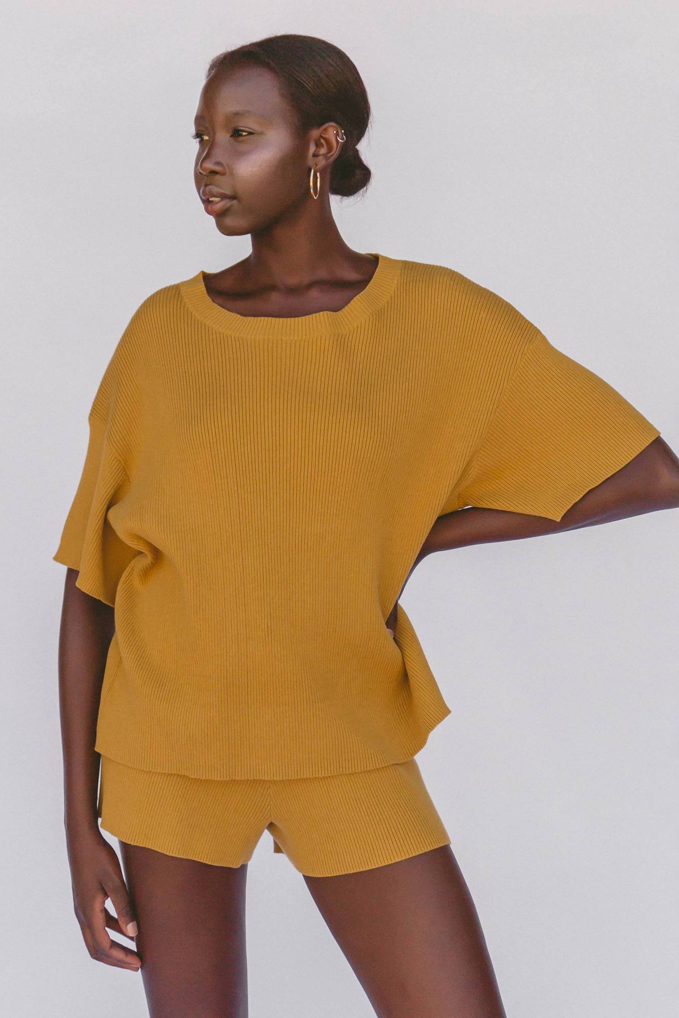 Alex Knit Tee / mustard