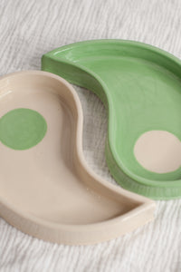 Yin + Yang Dish / pistachio