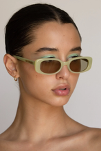 Load image into Gallery viewer, Solene Sunglasses / matcha