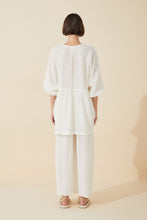 Load image into Gallery viewer, White Textured Linen Top